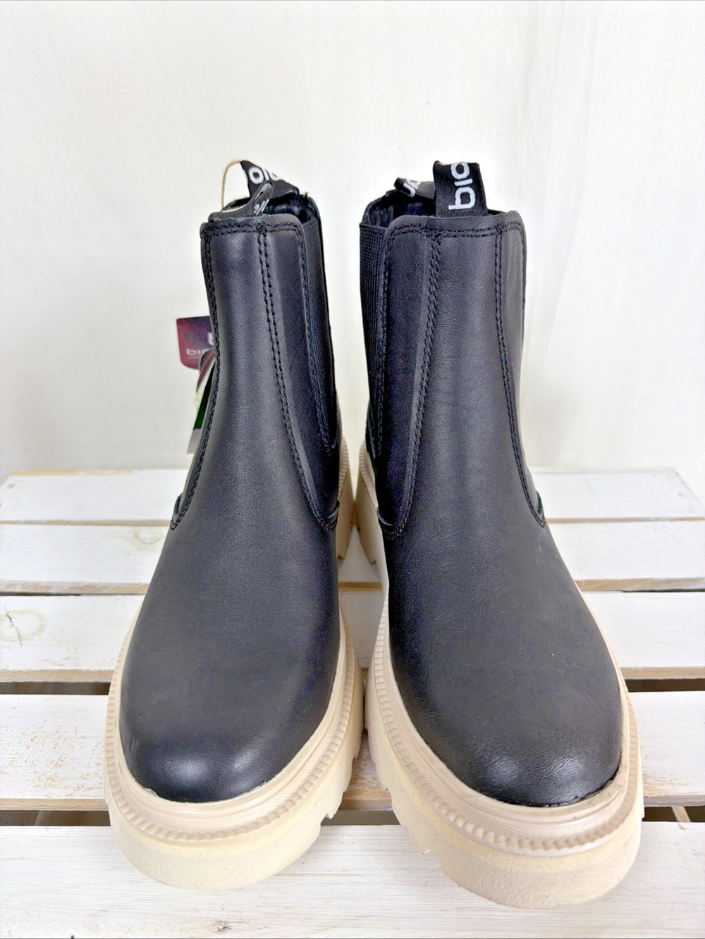 NWT Sofft Drina Chelsea Black Ivory Lug Slip On Boots #1053 Womens 7.5 Bionica
